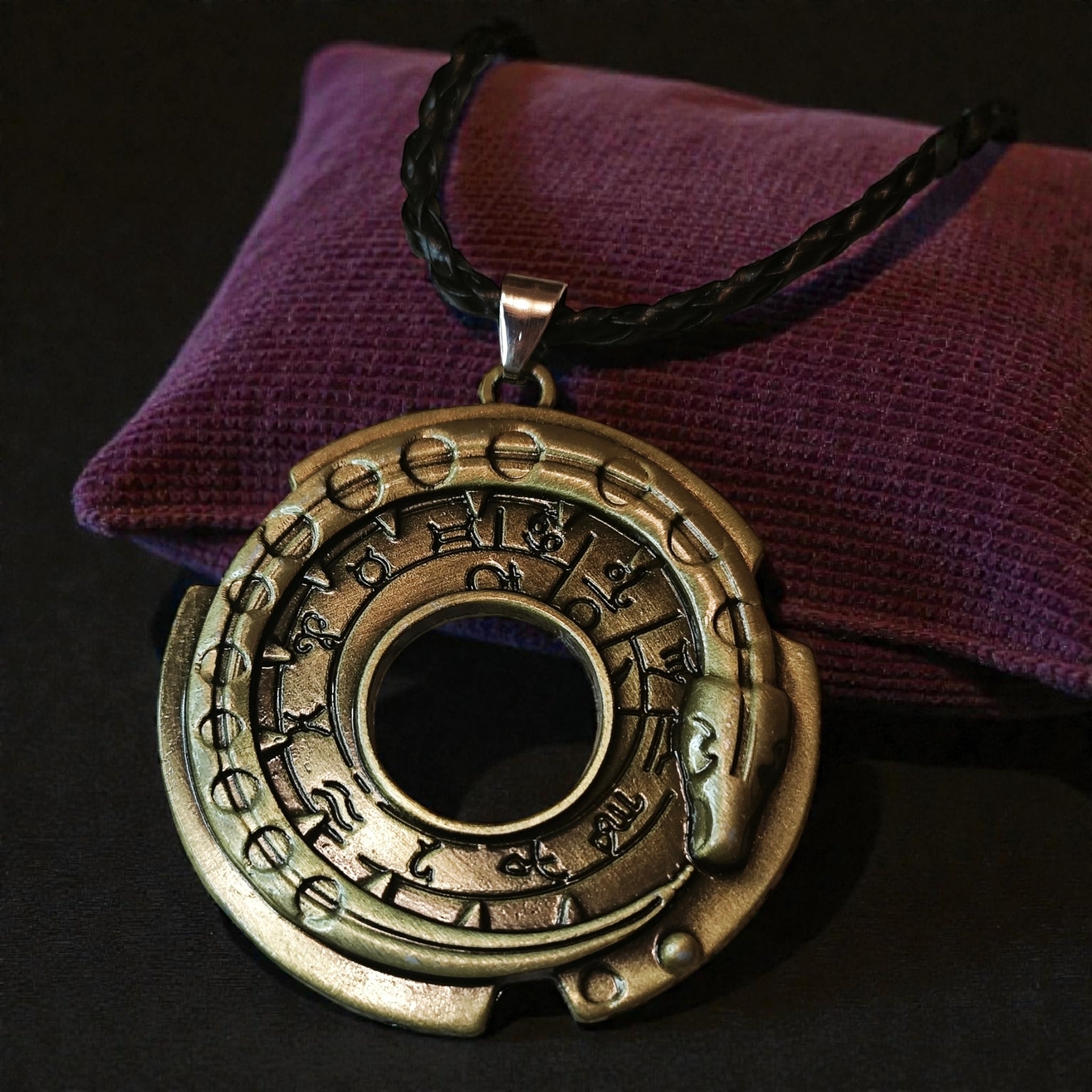 Ouroboros gyvatės rato amuletas